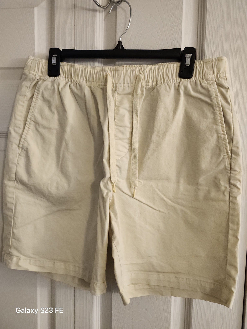 GAP Men's Drawstring Cotton Shorts — Cream